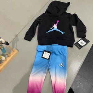 Girls Nike Hyper Violet 2 PC set